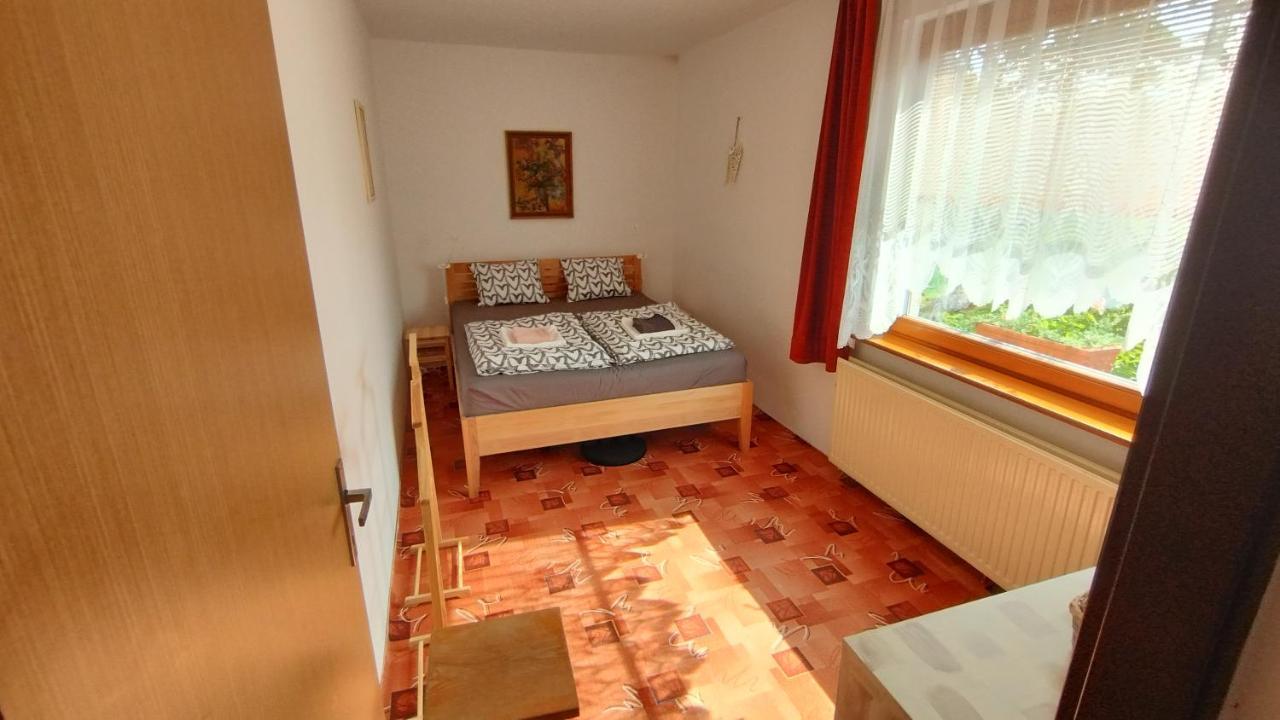 Zbraslav Old Garden Apartamento *
